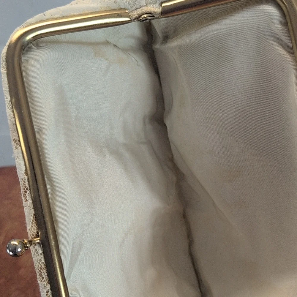 Vintage Ivory Lace Kiss lock Clutch Bag Purse, Lace Fabric Bridal Handbag
